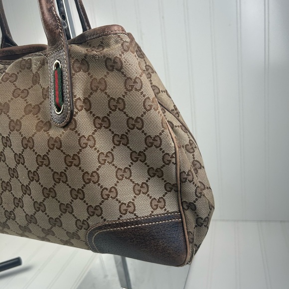 Gucci Beige and Brown Shoulder Bag - Picture 9 of 16